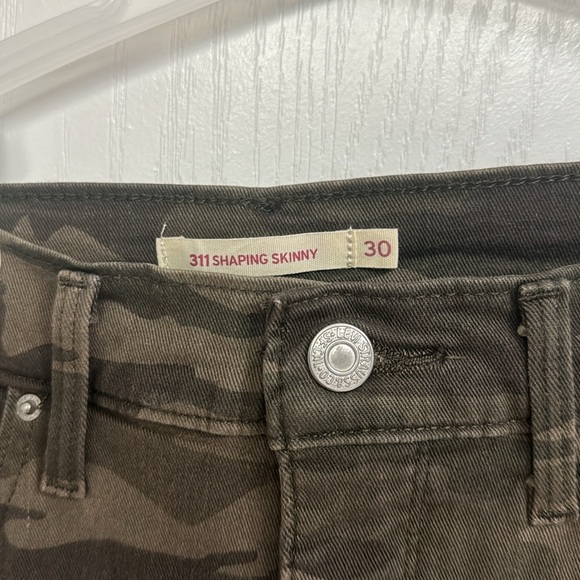 Levi’s 311 Shaping Skinny Jeans, Size 30 x 30, Color: Olive Camo - Picture 3 of 7